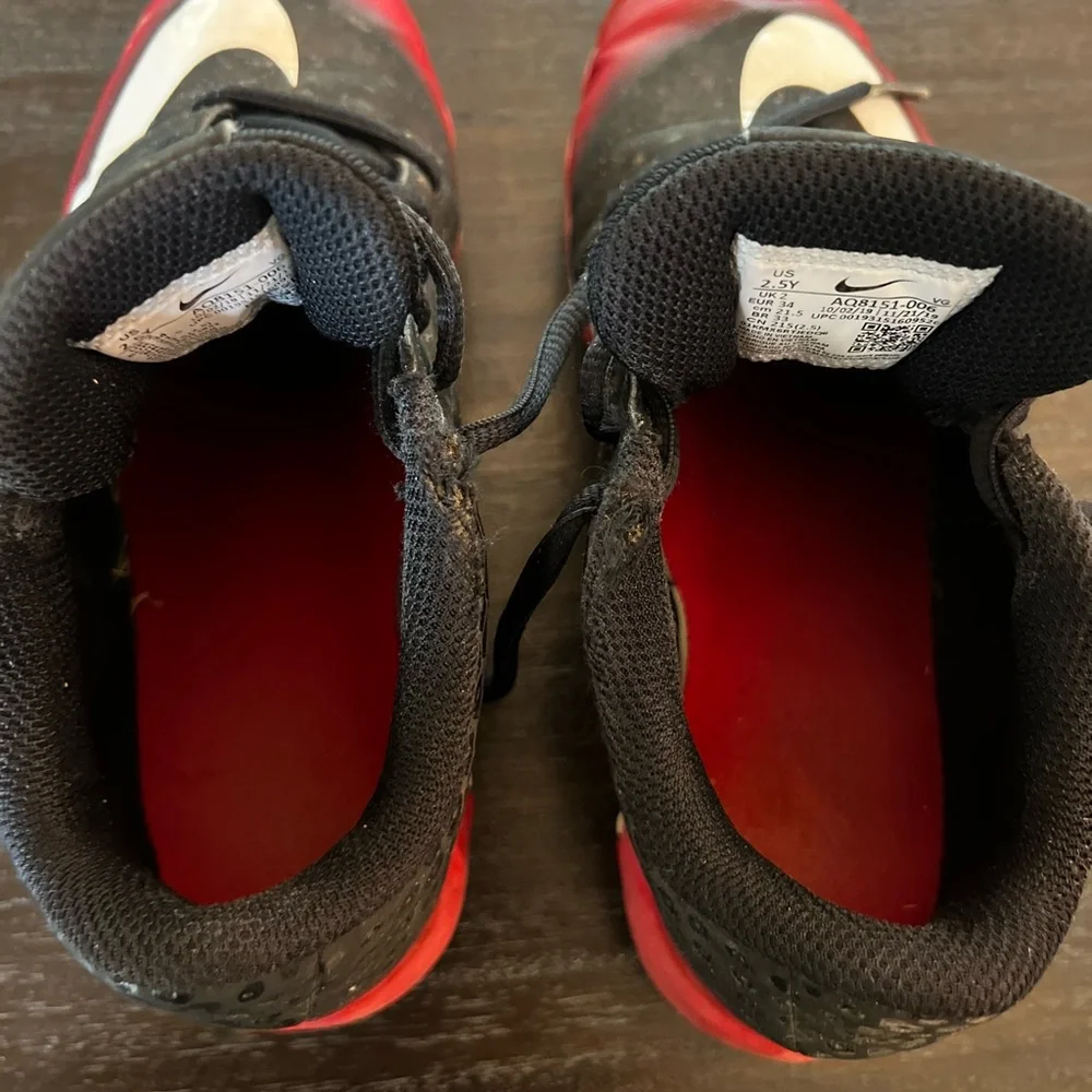 Nike Boys Cleats 2.5Y